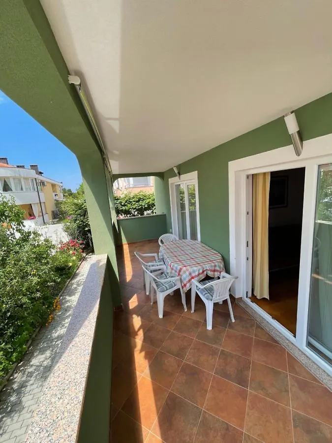 Zajim Apartment Умаг